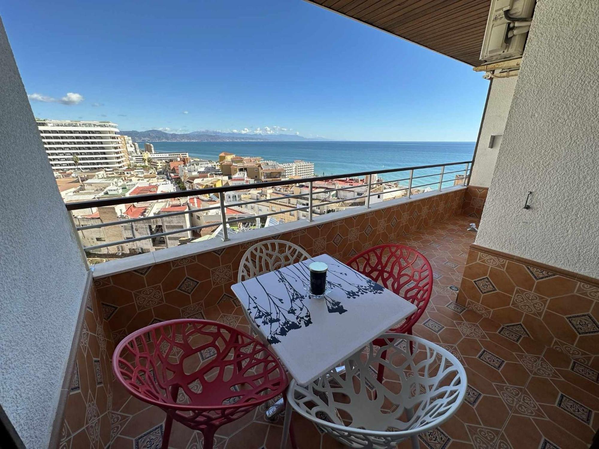 Apartamento Con Vista Al Mar En La Mitica Nogaler توريمولينوس المظهر الخارجي الصورة
